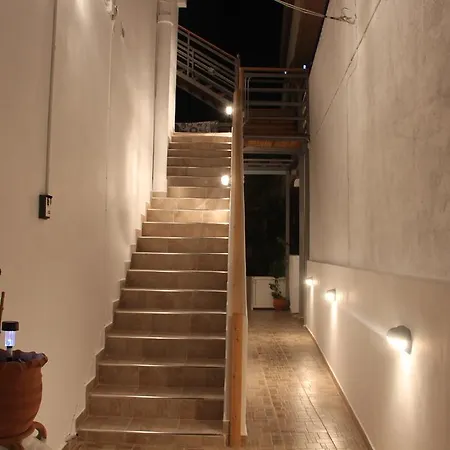 Dimitras Luxus House