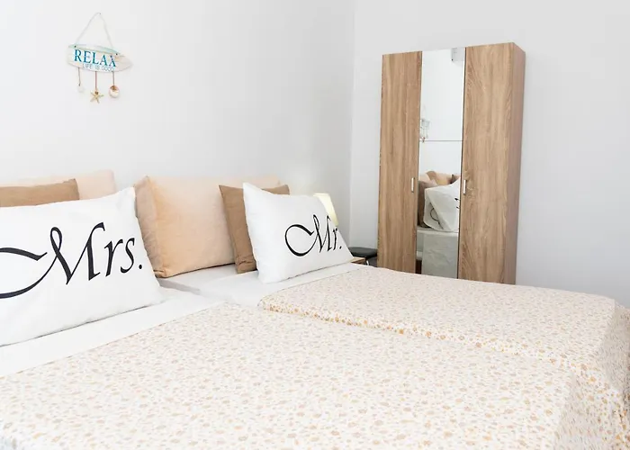 Dimitras Luxus House